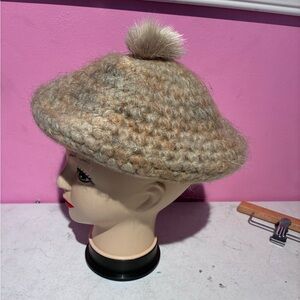 Cozy Vintage 80’s  Tan Wool Beret